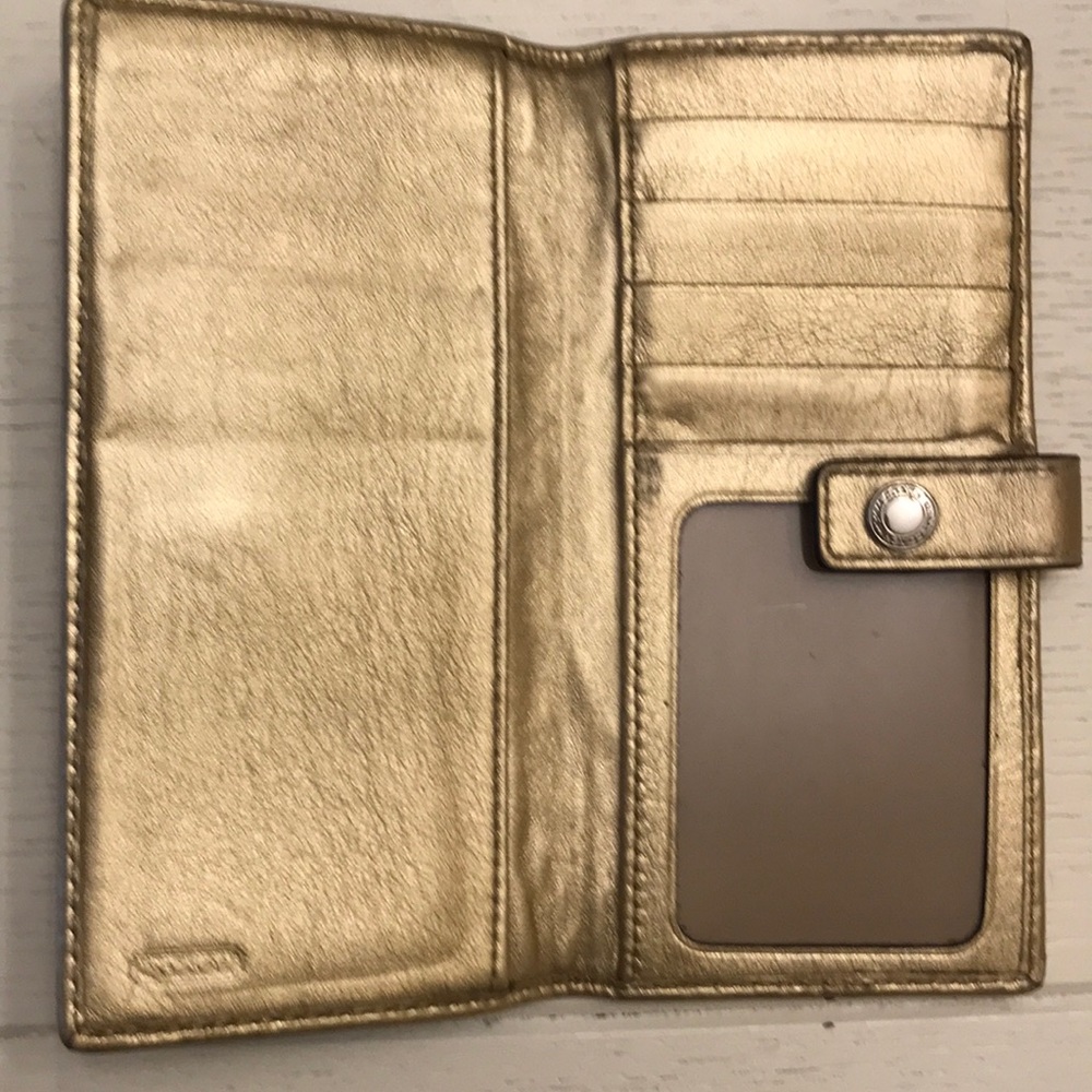Coach Signature Wallet - Picture 3 of 4